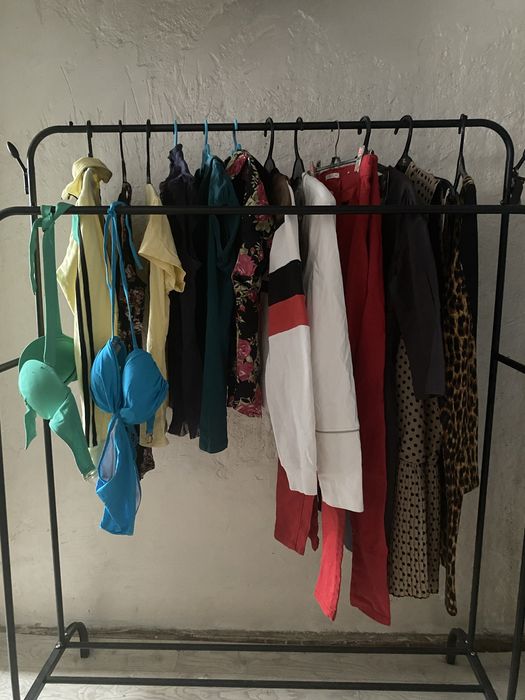 Пакет одежды 36-40р цена 5000 есть торг