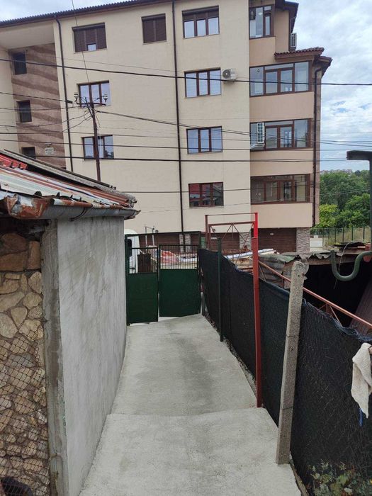 Къща около градски парк Добрич