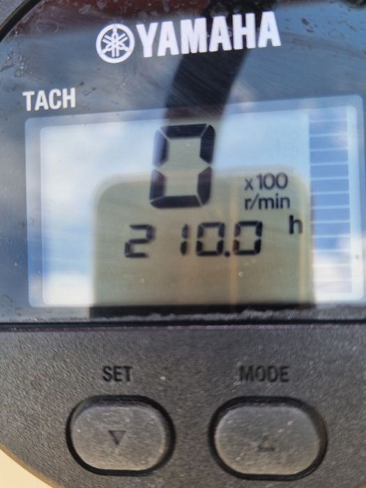 Уникална моторна лодка с четиритактов двигател Yamaha 40к.с. и колес