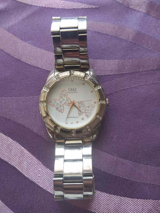 Дамски часовник Q&Q