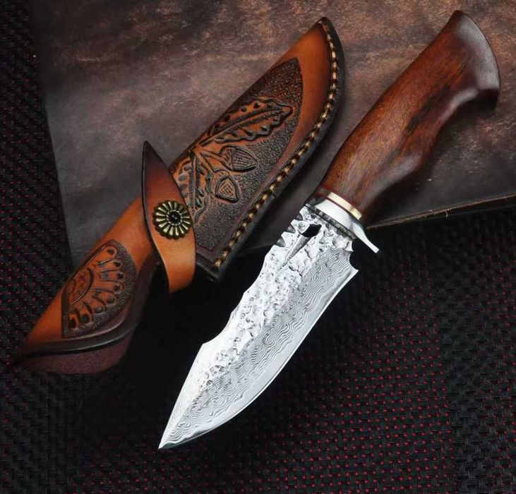 Cutit japonez Damasc, 107 straturi, miez VG 10, teaca piele bovina