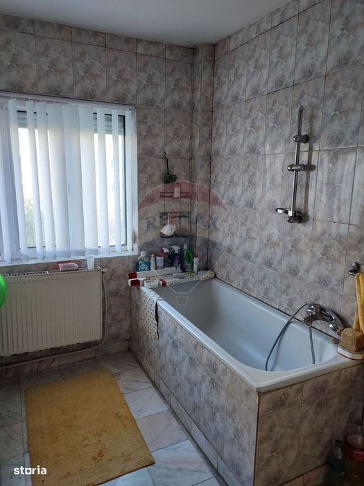 VANZARE SPECIALA Casă / Vilă cu 7 camere, Uverturii MILITARI/Duplex