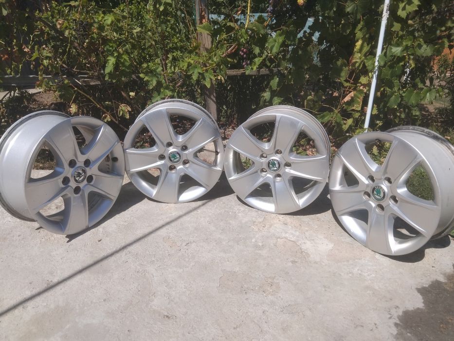 Vând Jante de aliaj originale Skoda Octavia 2! 16"