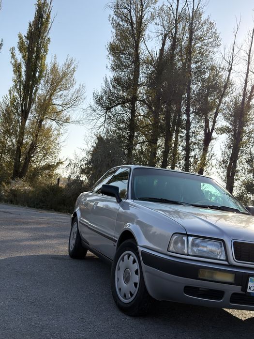Audi B4 2.0моно 1993год