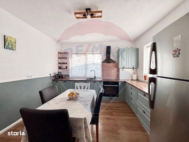 Casa moderna de vanzare in Bavaria Park cu priveliste la muntii Fagars