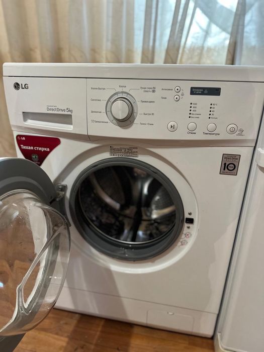 Холодильник.  Indesit