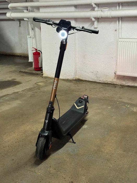 Trotinete electrice NIU KQi3 Pro, doar 300 km, stare impecabilă – 1.600 lei