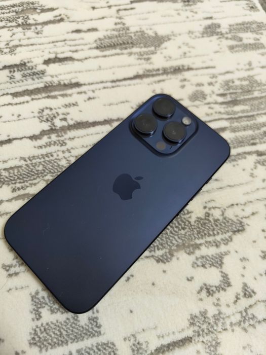 Apple iPhone 15 Pro  128 GB Blue Titanium E-sim. Состояние идеал.