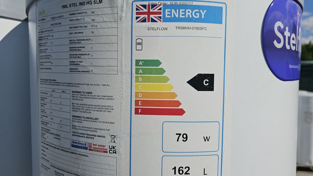 бойлер от 180л до 300л с голяма  серпентина за термопомпа до 30kw
