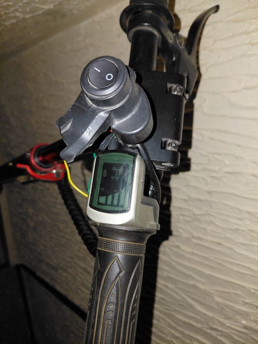 Продам электросамокат