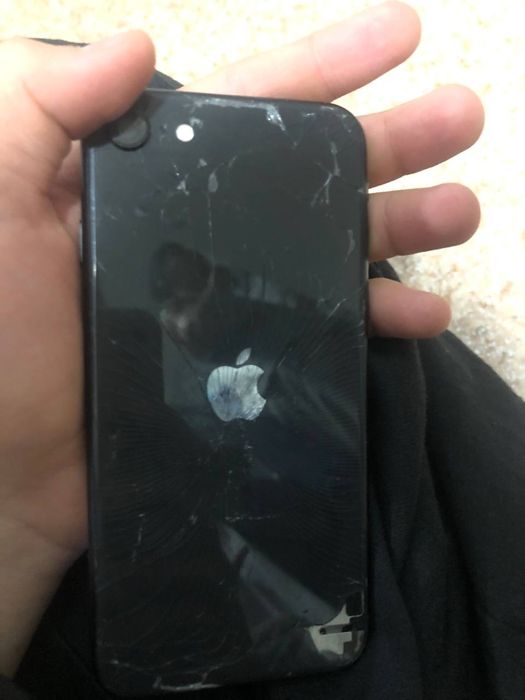 IPhone SE 2020 года