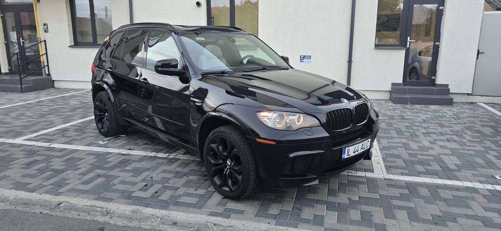 BMW X5 M 4.4I V8 555 CP