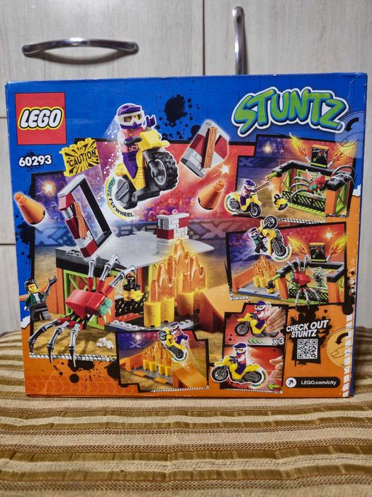 Большой Конструктор LEGO 60293 Парк каскадёров