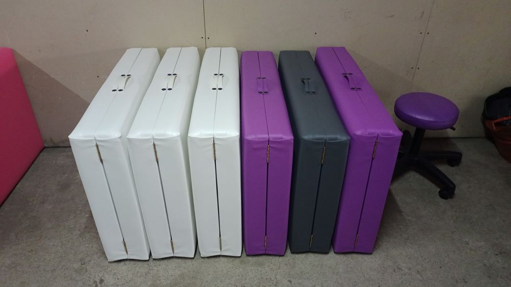 Кушетки, стулья, помощники