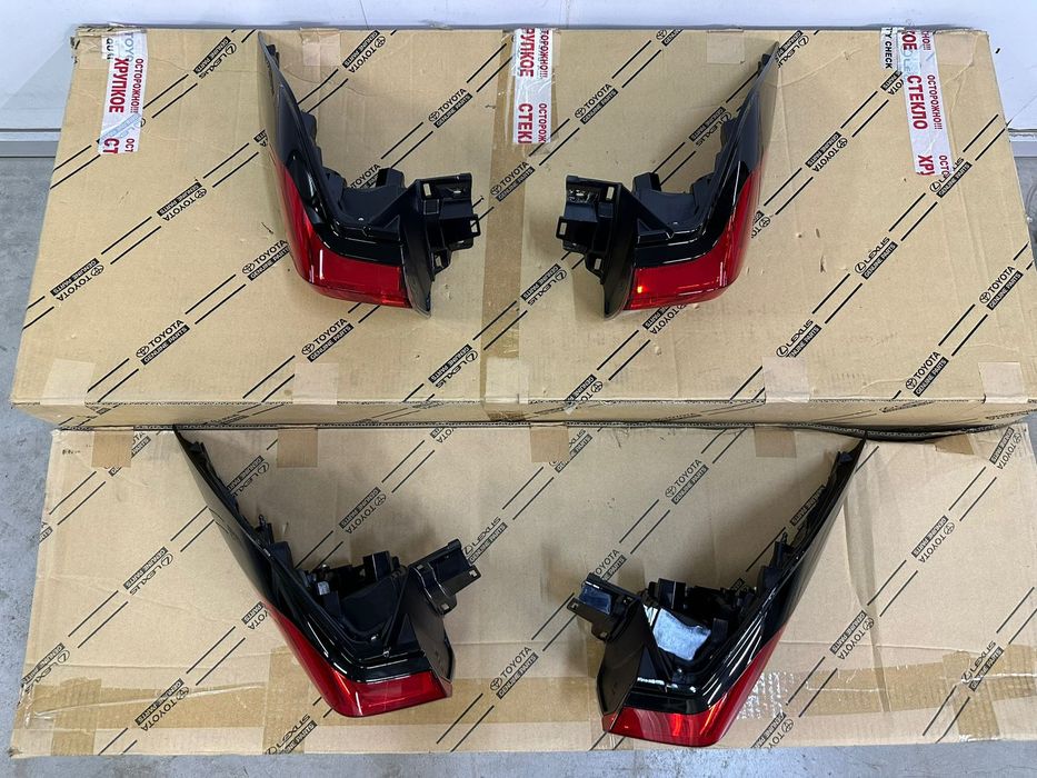 Рав 4 задний фанар 19-