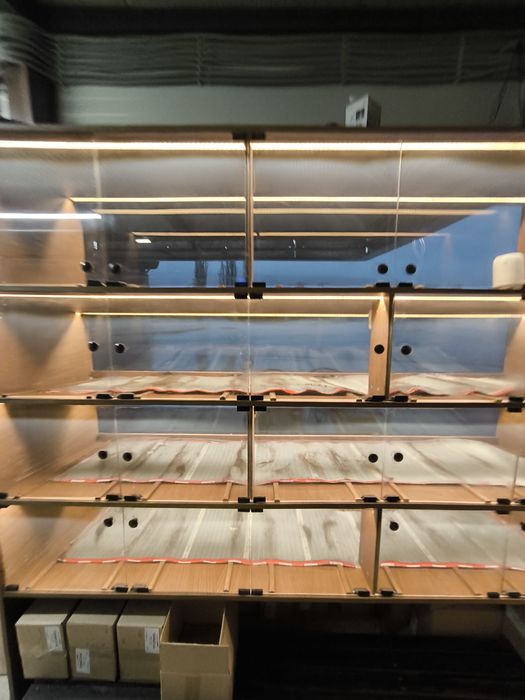 Оборудване. Фурна, фризер, Закусвалня метална конструкция с термо пане