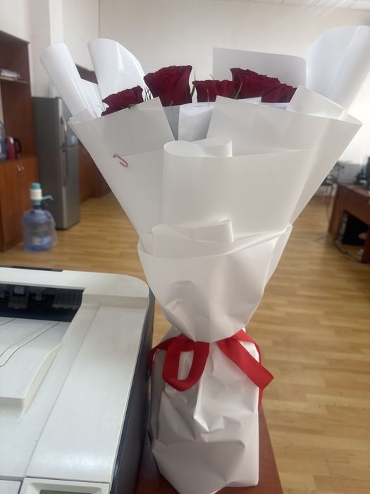 Продаются 15 роз