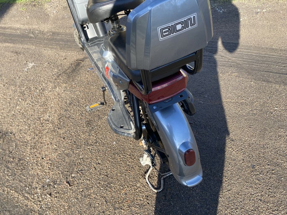 Скутер sk8 2025 года