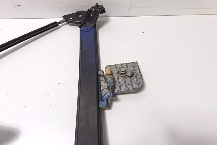 Macara stanga fata cu motoras Ford Street KA prima generatie