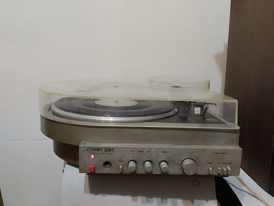 Проигрыватель виниловых пластинок Сонет 202 стерео