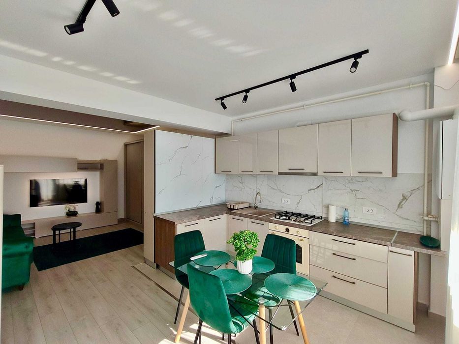 Propietar Inchiriez apartament 3 camere Nou Enegia Residence