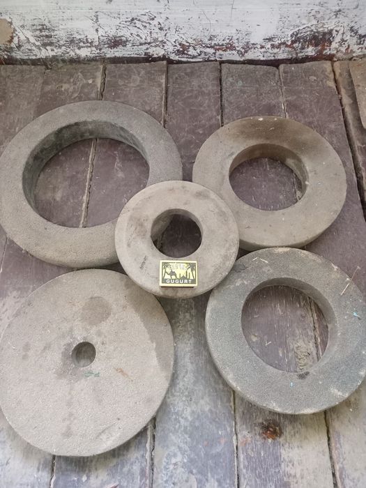 Чарх тошлар сотилади