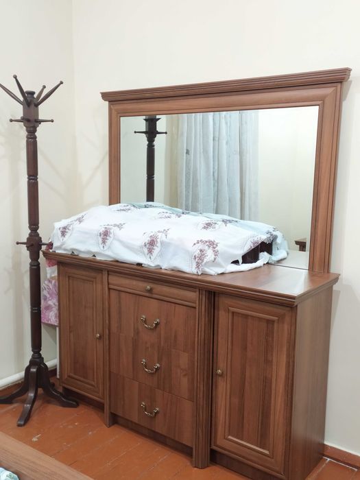 Продам спальный гарнитур