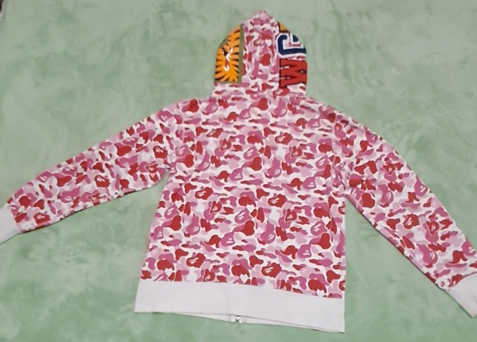 Vând Hanorac BAPE ABC Camo Shark.