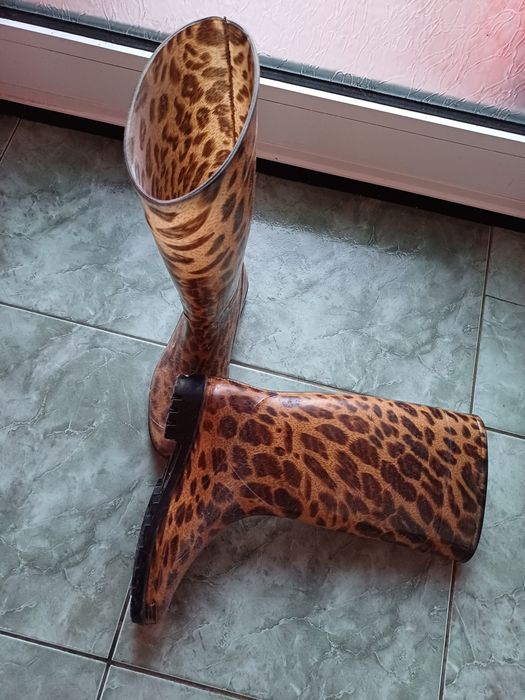 Гумени ботуши с тигрови мотиви