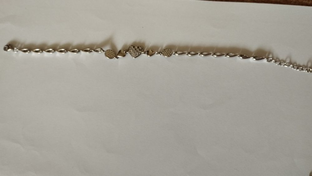Сребърна гривна с цирконии