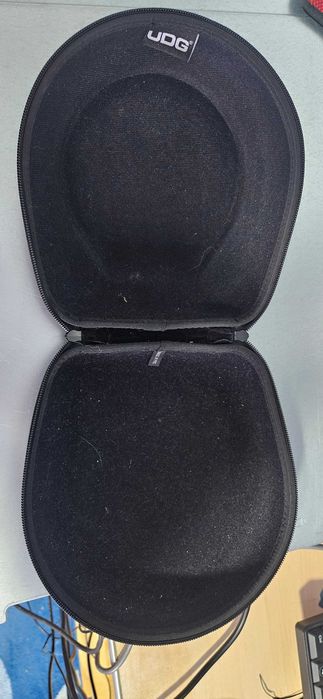 UDG Husa Casti U8200BL