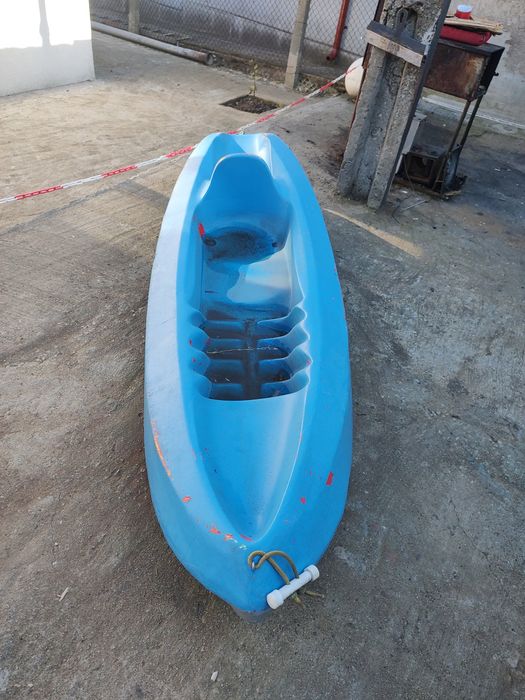 Caiac de vanzare