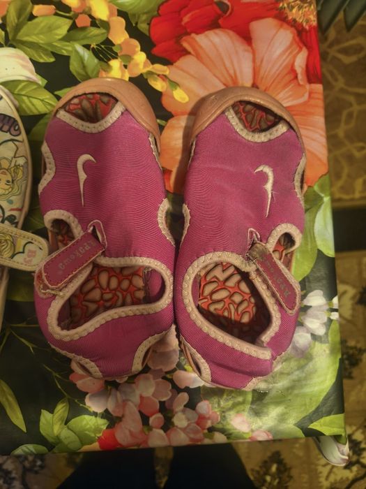 Пантофи/обувки за момиче размер 30