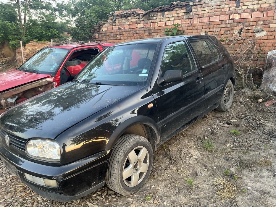 Продавам голф 3 на части