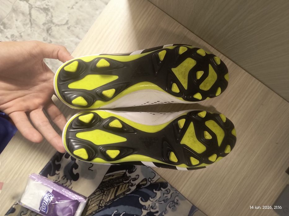 Ghete fotbal Adidas Predator Accuracy 4 cu crampoane mărimea 42