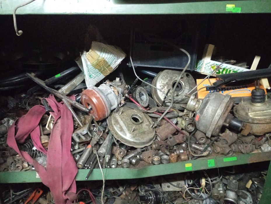 Продава Авточасти за руски Автомобили нови и втора ръка.