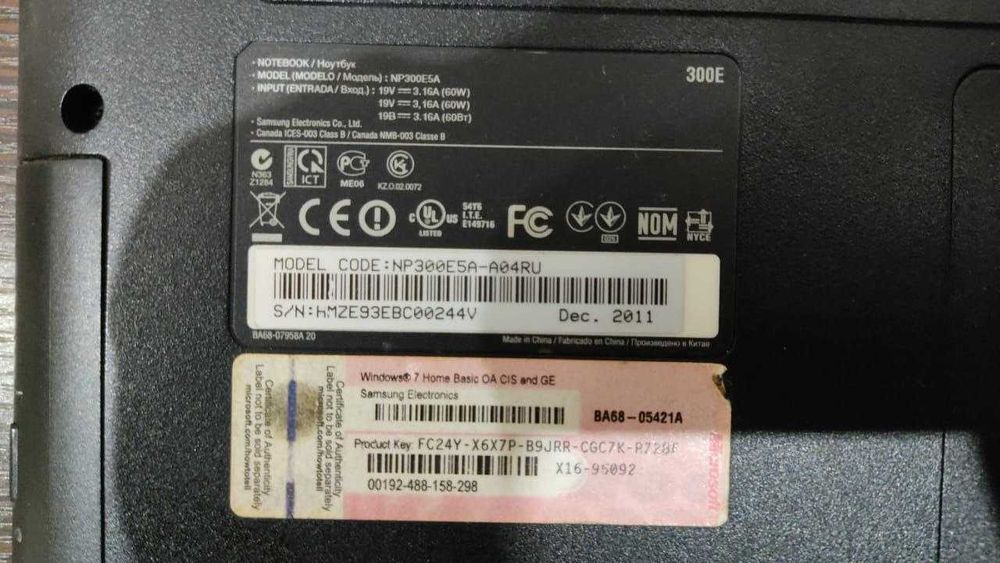 Ноутбук Samsung NP300E5A-A04RU