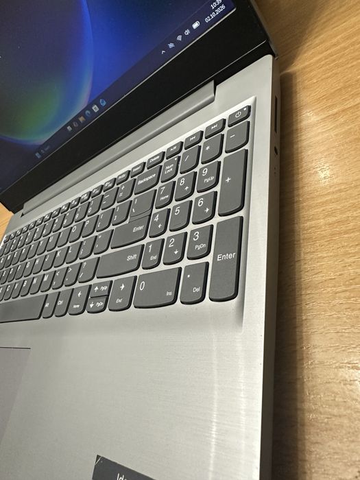 Laptop Lenovo S145