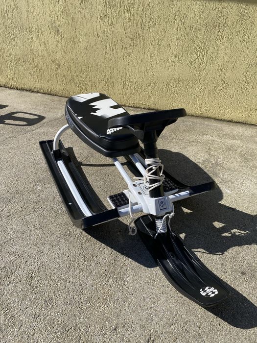 Шейна Чук и Гек Scoutt бяла и червена (сглобени)