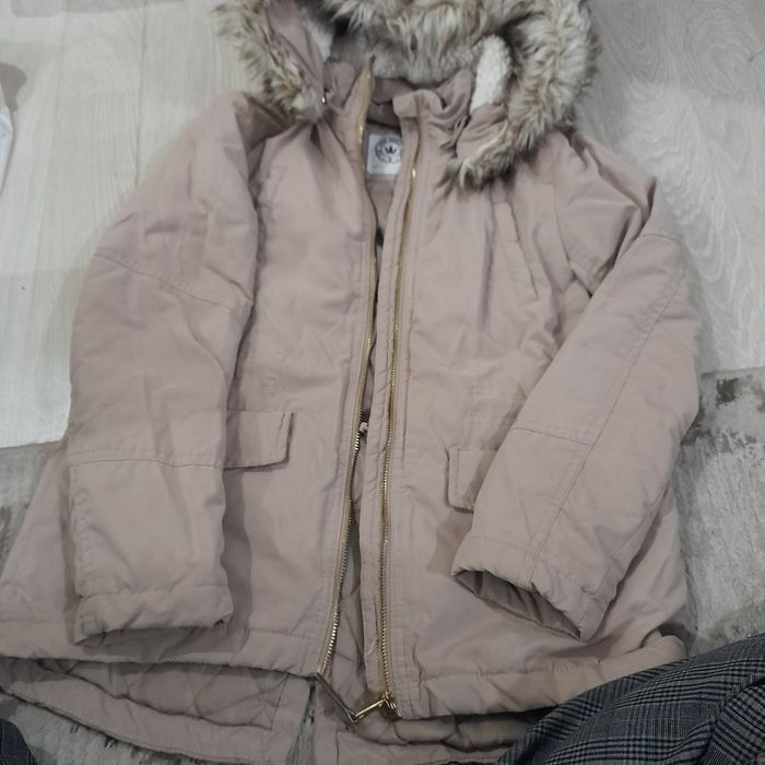 Куртка для девочки  13 лет в хорошем состояний