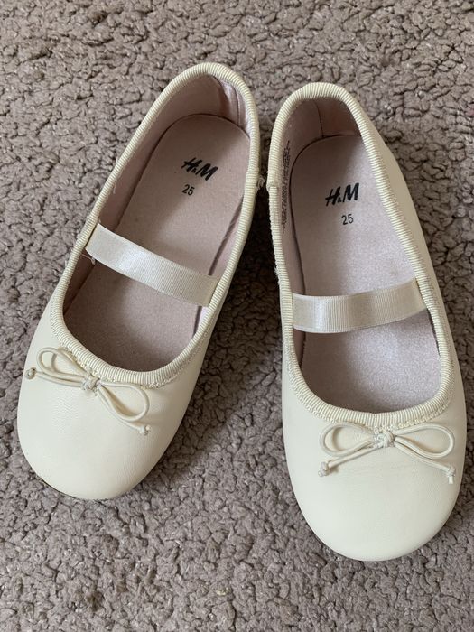 Pantofi/balerini/sandale fetite marimea 25, impecabili/noi