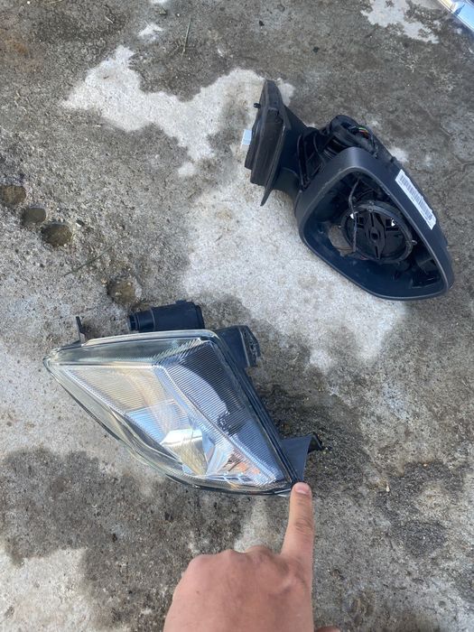 Grila,aripa stanga,proiector dreapta ford focus mk4