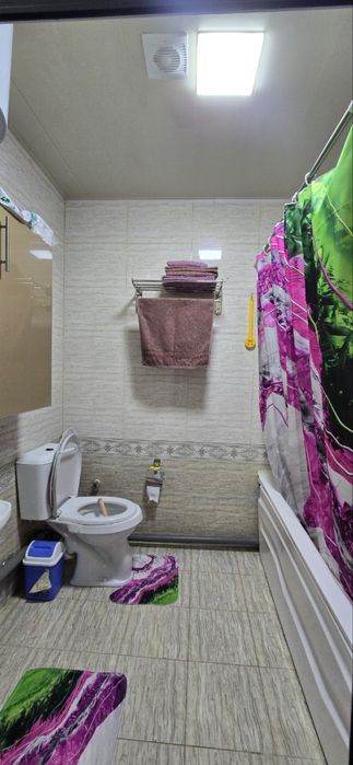 Mansard 5 etaj 1 xonali 40 kvadrat zaxadi jivi