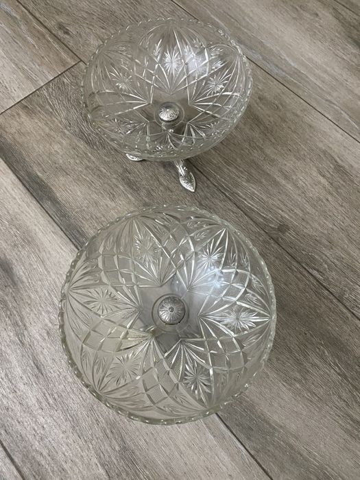 Vând doua fructiere deosebite