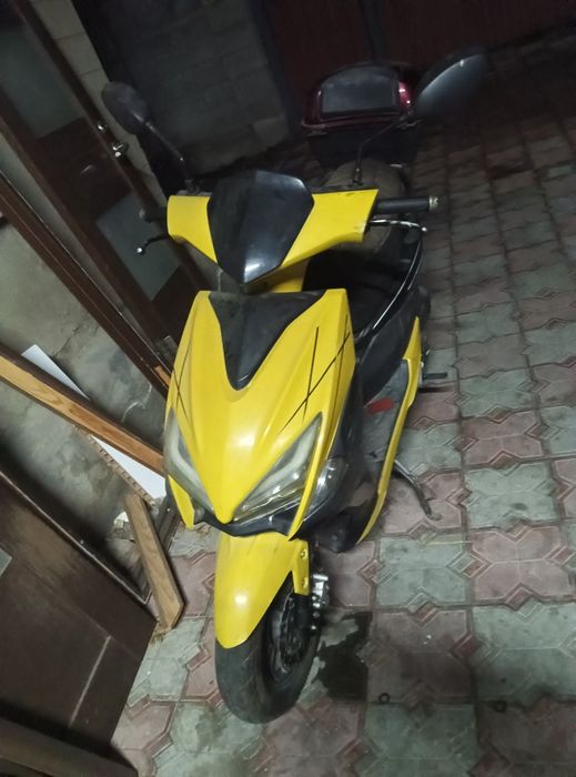 Скутер хороший состояние отличное ездить хорошо на ходу не ремонт не д