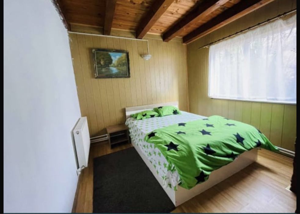 Cabană de închiriat/ Capacitate 12 persoane/ Ieșire privată la râu