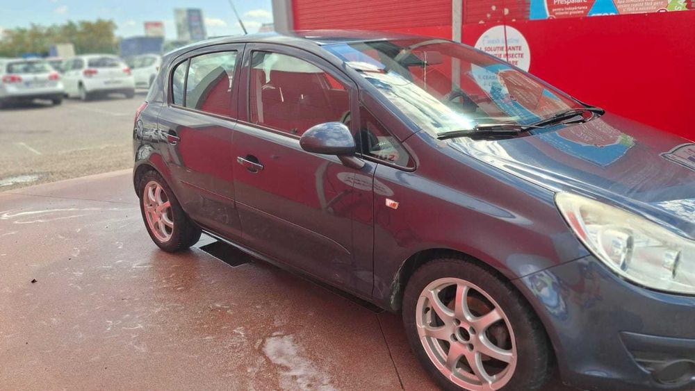 Vand masina opel corsa D/ an 2007