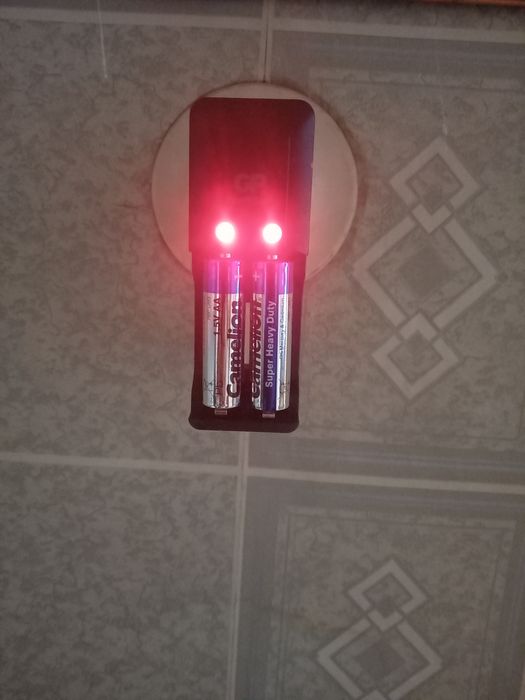 Продаётся зарядное для батареек