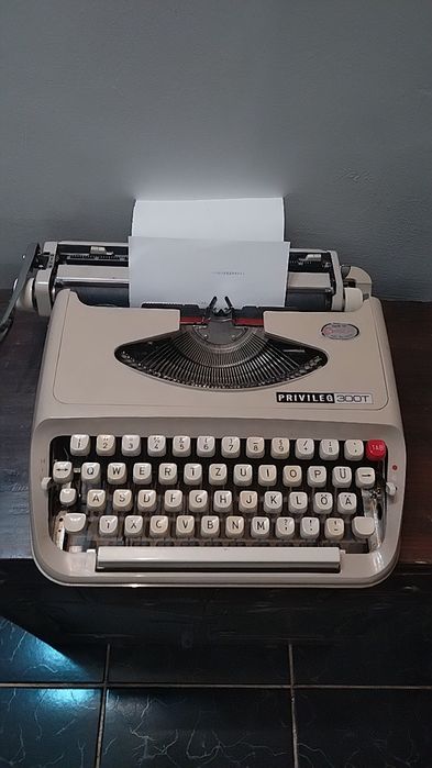 Masina de scris Privileg 300T