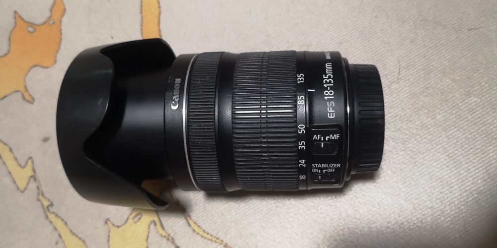 Объектив Canon efs 18-135